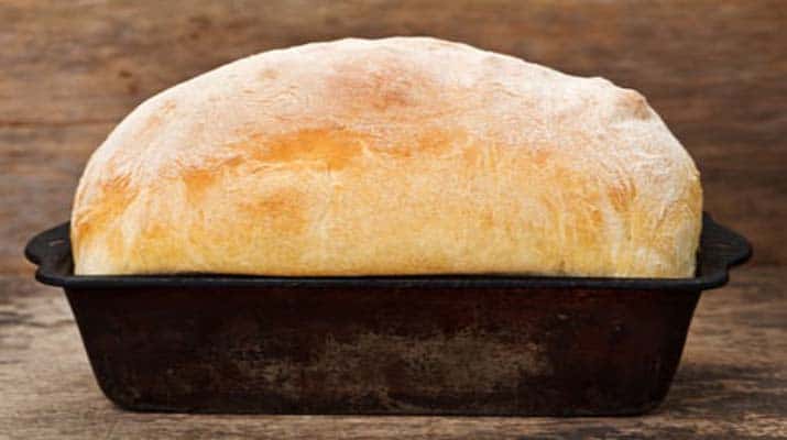 Як приготувати чудовий домашній хліб. М'яка м'якоть і хрустка скоринка