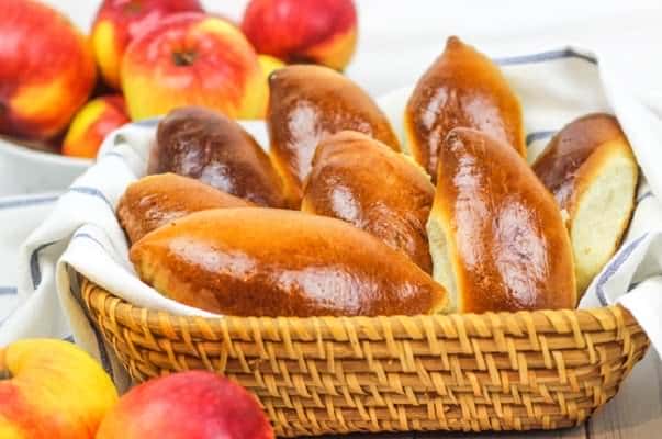 Пиріжки з яблуками в духовці кращий рецепт! Неймовірне тісто!