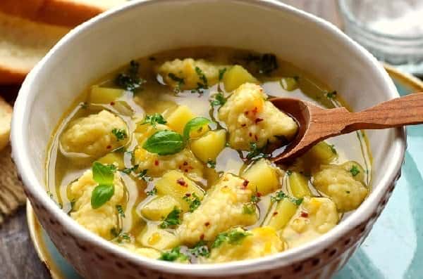 Суп з галушками — ситна перша страва для повсякденного обіду