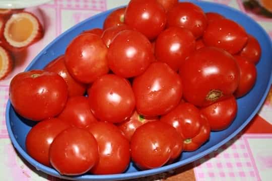 В'ялені томати з часником і травами