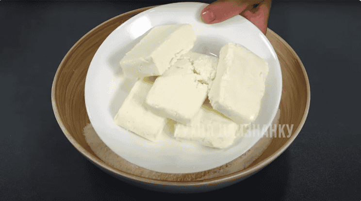 Простий рецепт смачного десерту з солодких ванільних сирків