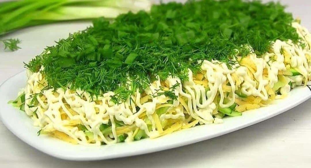 Оселедець під новою шубкою. Здивуйте своїх гостей новим смаком, цього салату.
