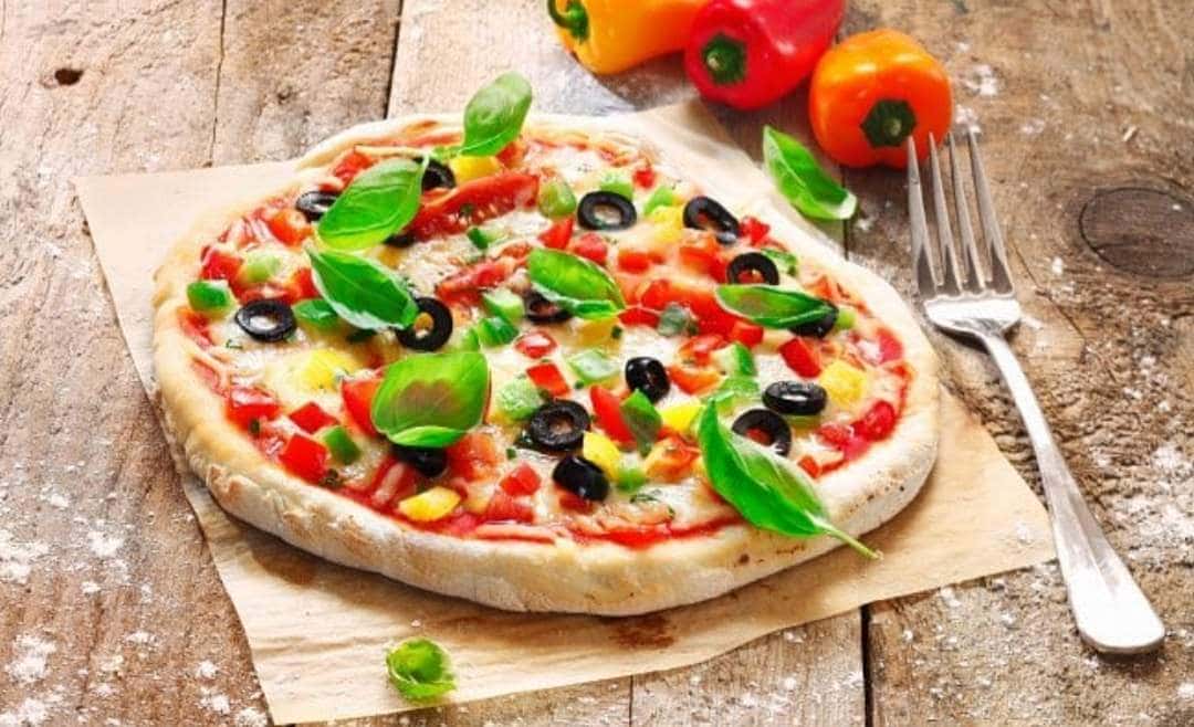 Рецепт улюбленої піци, з ідеальним тістом та соусом