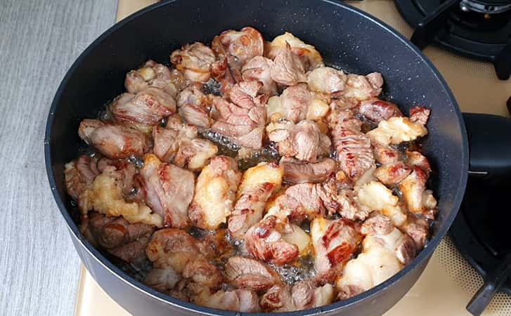Смажимо на звичайній сковороді м'ясо так само смачно, немов у нас на кухні стоїть мангал